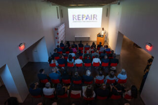 2026 AIANY President Mark Gardner, AIA, NOMA, speaks on his presidential theme, Repair: Democracy and Urban Spaces. Photo: Samuel Lahoz.