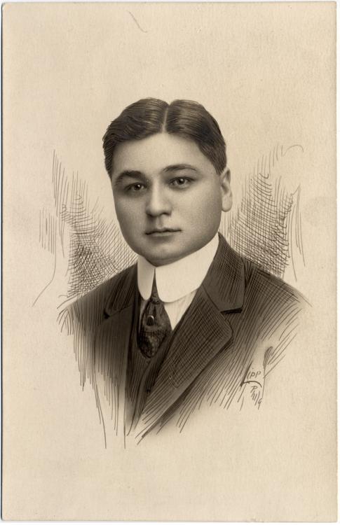 Black-and-white photographic portrait of Henry Roe Cloud, Native American member of Yale College Class of 1910, possibly taken as a Yale class portrait. Image: Courtesy of the Yale University Manuscripts & Digital Images Database, Yale University, New Haven, Connecticut.