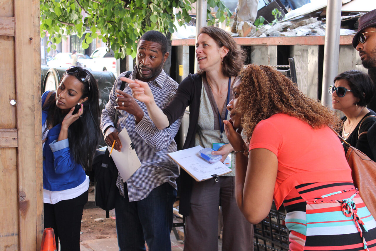 Catherine Teegarden leads a DYCD Neighborhood Walk with teachers.