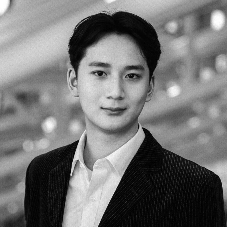 Kelvin Hu headshot