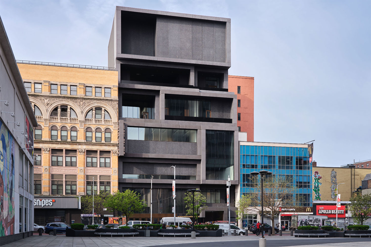 Exterior view of the Studio Museum and the buildings on either side, seen from the street